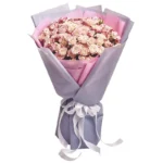 Композиция 25 розово-белых кустовых роз